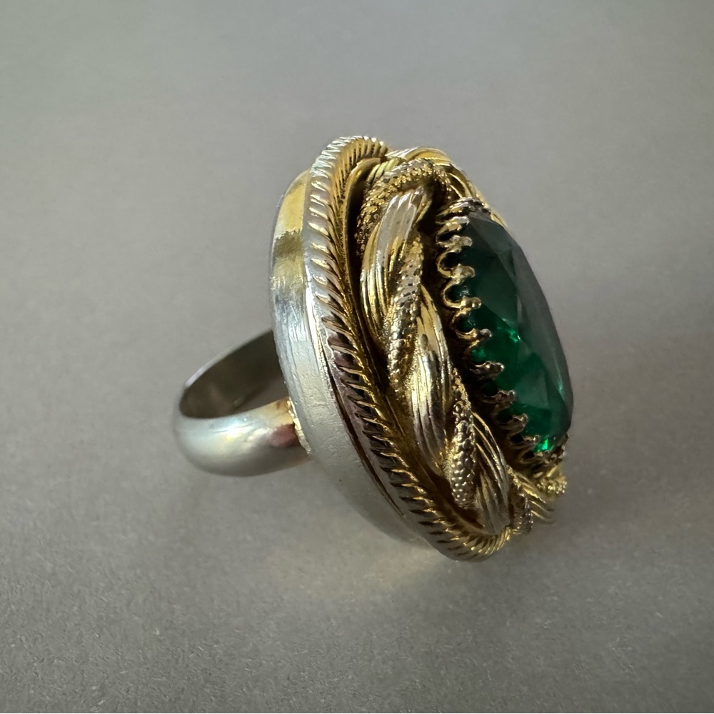 Vintage Ring - Picture 3 of 10
